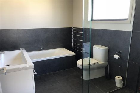 Photo of property in 1 Valley Crescent, Wanaka, 9305