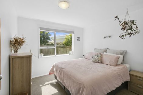 Photo of property in 2/4 Scott Street, Moturoa, New Plymouth, 4310