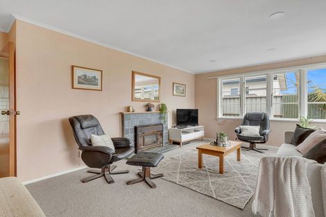 Photo of property in 37 Main Road, Titahi Bay, Porirua, 5022