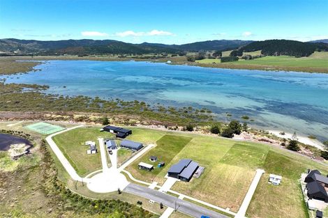 Photo of property in 26 Taniwha Place, Matarangi, 3592