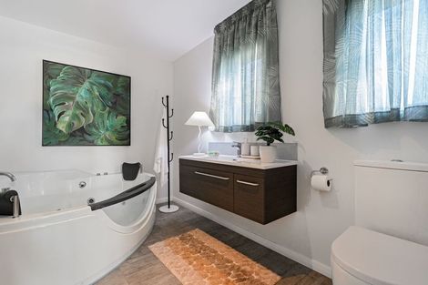 Photo of property in 35 Waione Avenue, Athenree, Waihi Beach, 3177