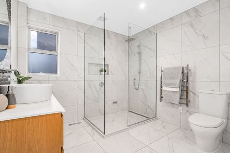 Photo of property in 40 Seaview Road, Paremata, Porirua, 5024