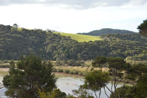 Photo of property in 14 Waterview Place, Haruru, 0204