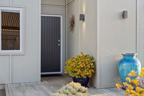 Photo of property in 5 Byron Brown Place, Otaki Beach, Otaki, 5512