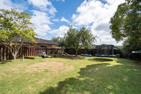 Photo of property in 22 Awaroa Road, Sunnyvale, Auckland, 0612