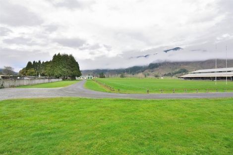 Photo of property in 1 Milton Street, Murchison, 7007