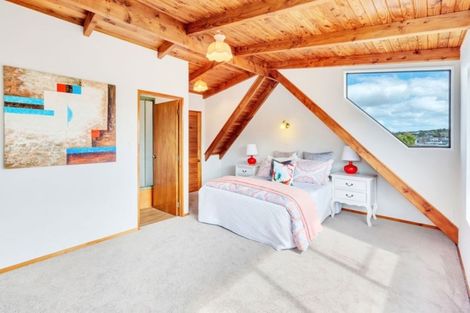 Photo of property in 5 Kayle Glen, West Harbour, Auckland, 0618