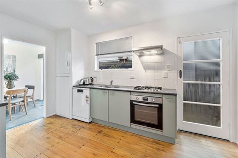 Photo of property in 2/156 Nile Road, Milford, Auckland, 0620