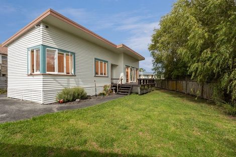 Photo of property in 36a Parakai Avenue, Parakai, 0830