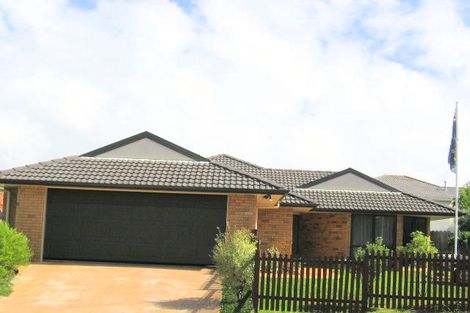 Photo of property in 1/8 Bundoran Way, Pinehill, Auckland, 0632