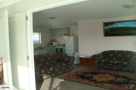 Photo of property in 9 Albany Street, Patea, 4520