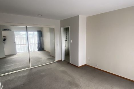 Photo of property in 1/8 Dee Place, Torbay, Auckland, 0630