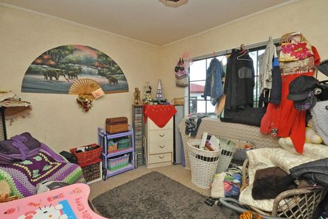 Photo of property in 78 Hyperion Drive, Randwick Park, Auckland, 2105