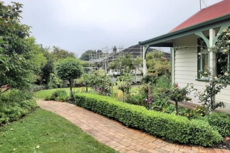 Photo of property in 97 Young Street, New Plymouth, 4310