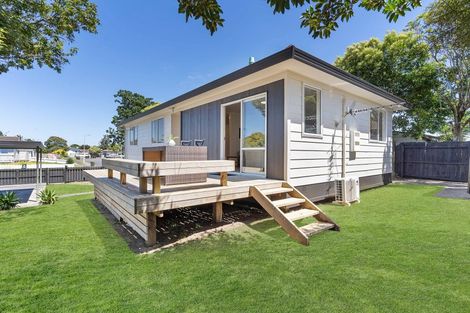 Photo of property in 2/2 Silver Creek Road, Weymouth, Auckland, 2103