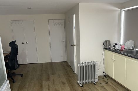 Photo of property in 23b Kelman Road, Kelston, Auckland, 0602