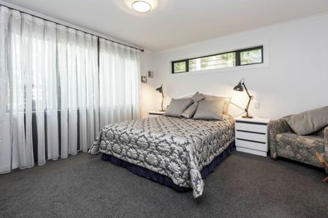 Photo of property in 2/3 Colmar Road, Mellons Bay, Auckland, 2014