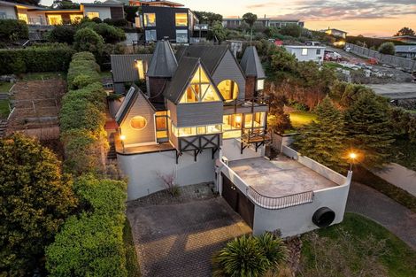 Photo of property in 8 Muritai Terrace, Mount Pleasant, Christchurch, 8081
