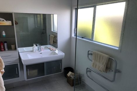 Photo of property in 6a Vincent Road, Northcote Point, Auckland, 0627