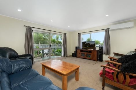 Photo of property in 3b Redditch Place, Papamoa Beach, Papamoa, 3118