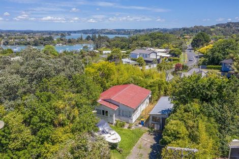 Photo of property in 1 Rame Road, Greenhithe, Auckland, 0632