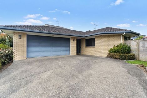 Photo of property in 25 Black Teal Close, Unsworth Heights, Auckland, 0632