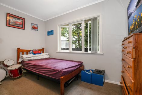 Photo of property in 10 Rollerson Street, Papakura, 2110