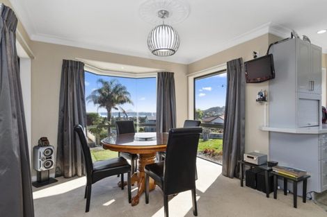 Photo of property in 60 Oteki Park Drive, Welcome Bay, Tauranga, 3112