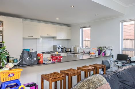 Photo of property in 83 Fields Parade, Oteha, Auckland, 0632