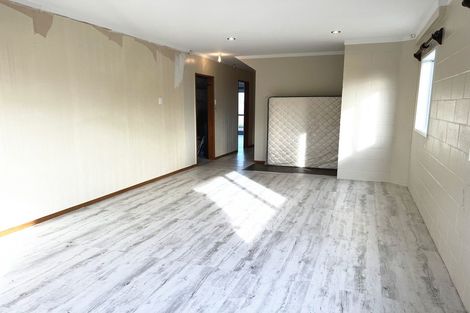 Photo of property in 14 Chelsea View Drive, Chatswood, Auckland, 0626