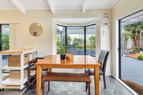 Photo of property in 1a Lesa Annis Place, Henderson, Auckland, 0612