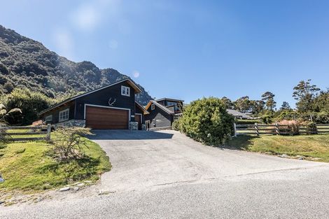 Photo of property in 5 Fishermans Lane, Mount Creighton, Queenstown, 9371