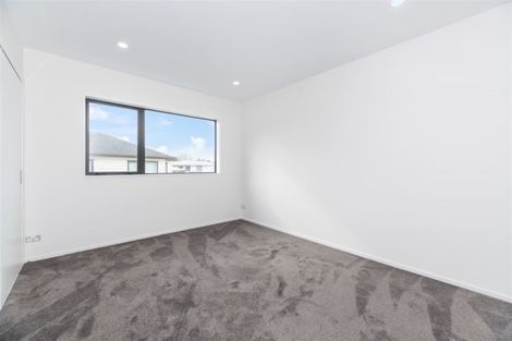 Photo of property in 18b Riverpark Crescent, Henderson, Auckland, 0610