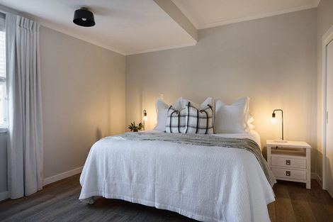 Photo of property in 10 Cobden Road, Bluff Hill, Napier, 4110