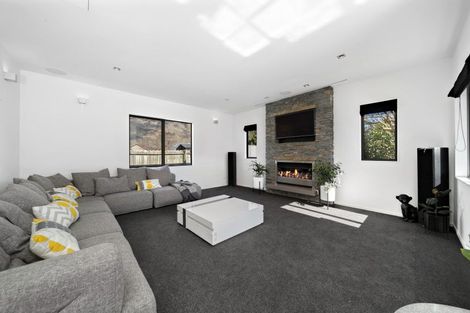 Photo of property in 9 Bridesdale Drive, Lake Hayes, Queenstown, 9304