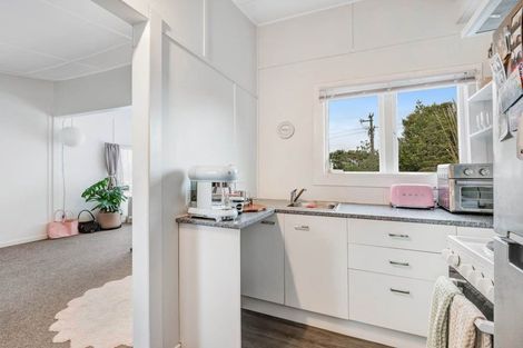 Photo of property in 1305 Whangaparaoa Road, Army Bay, Whangaparaoa, 0930