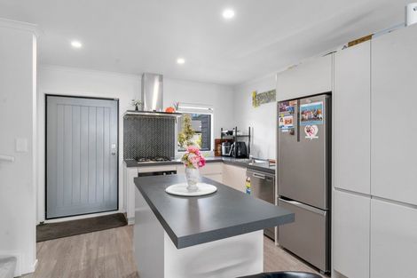 Photo of property in 19/9 Surrey Street, Tawa, Wellington, 5028