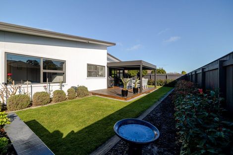 Photo of property in 25 Chestnut Close, Kelvin Grove, Palmerston North, 4414