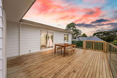 Photo of property in 70 Harmel Road, Glendene, Auckland, 0602