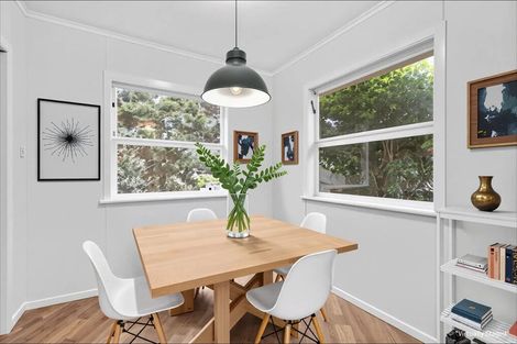 Photo of property in 19 Plumley Crescent, Mangere, Auckland, 2022