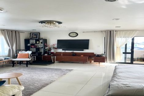 Photo of property in 38 Kenderdine Road, Papatoetoe, Auckland, 2025