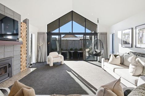 Photo of property in 16 Three Kings Court, Outram, 9019