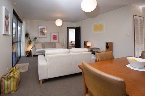 Photo of property in 6b Spencer Place, Merrilands, New Plymouth, 4312
