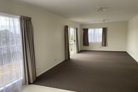 Photo of property in 932a Whangaparaoa Road, Manly, Whangaparaoa, 0930