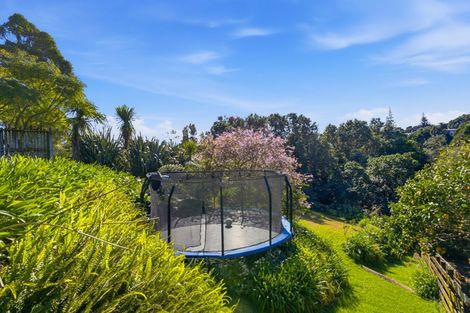 Photo of property in 27 Wairau Road, Oakura, 4314