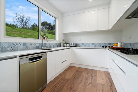 Photo of property in 15 Nola Road, Oratia, Auckland, 0604