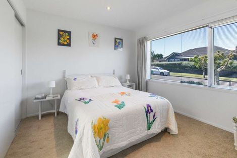 Photo of property in 10 Riverside Place, Katikati, 3129