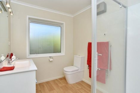 Photo of property in 15a Canberra Place, Redwood, Christchurch, 8051