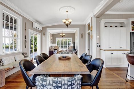 Photo of property in 104 Pitt Road, Hillsborough, New Plymouth, 4372