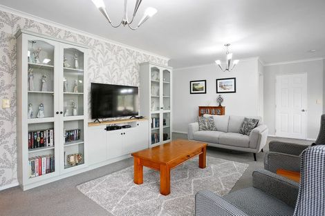 Photo of property in 40 Oaklands Drive, Cambridge, 3434